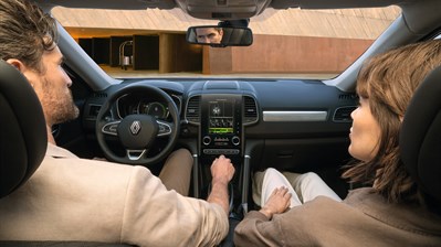 Renault KOLEOS steering wheel and dashboard